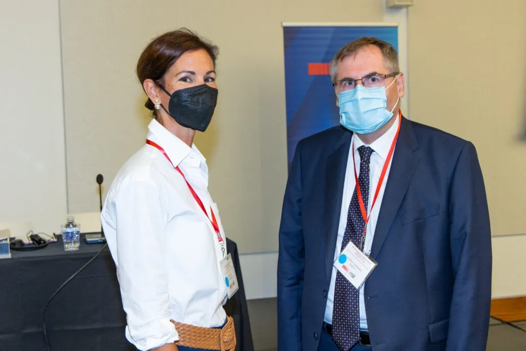 imgi_75_8482-128-1030x687